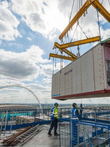 A construção industrializada reduz prazos, melhora a qualidade e promove inovação nos canteiros de obras.